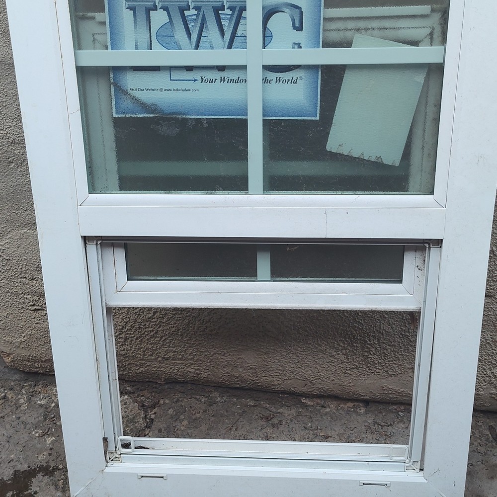 International Window IWC-2436 Single-Hung Vinyl Window 24×36 White Grid