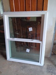 White Vinyl Single-Hung Home Window w/ Screen, Clear Double-Pane Glass 36×49