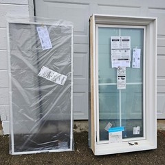 NEW: Nice Wood Home CASEMENT WINDOW w/ Aluminum Cladding & Grids 28″x56″