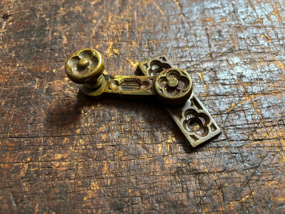 Ornate Cast Brass Victorian Window Sash Lock . Old Window Hardware 1850’s