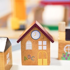 16Pcs Miniature Wood Window Frames for Dollhouse Small Beige Reusable Decor
