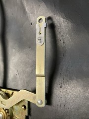 Truth EntryGard Dual Arm Casement Operator Stud Bracket 4 7/16”x10 1/2″ Arms