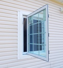 48″ X 36″ AMERICAN CRAFTSMAN BY PLAY GEM CASEMENT WINDOW