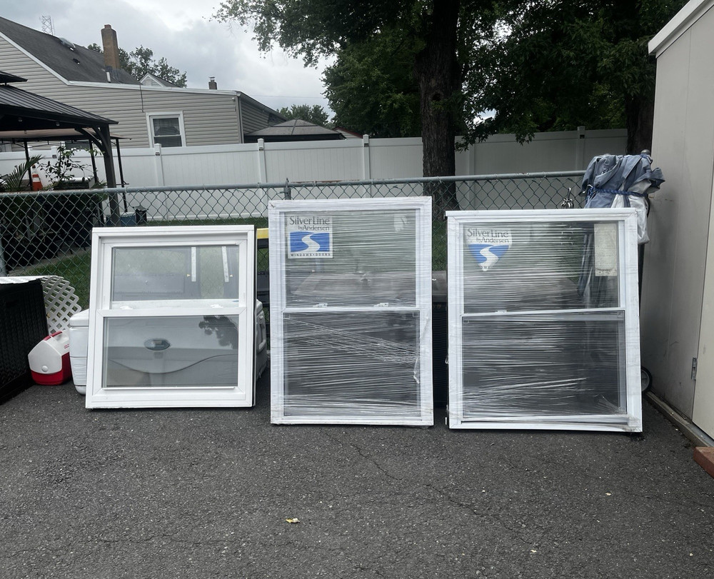 Silver Line by Andersen Double-Hung White Vinyl Window, Double-Pane w/ Screen