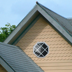 24″ Octagon Shed Window with Grids – White Vinyl Flush Mount for Sheds & Coops