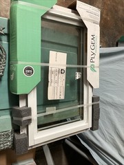 Ply Gem Single-Hung Vinyl Window 18 X 27.5 White Double Pane Colonial. Low E New