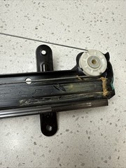 2015 Nissan Sentra Front Right Side Power Window Regulator with Motor