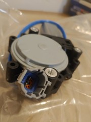 Rear Left Driver Side Power Window Lift Motor 2Pin Connector Compatible with Ni