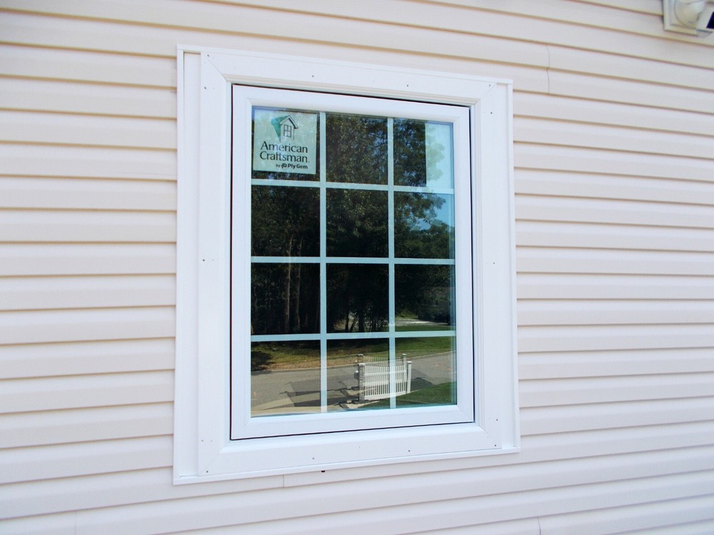 48″ X 36″ AMERICAN CRAFTSMAN BY PLAY GEM CASEMENT WINDOW