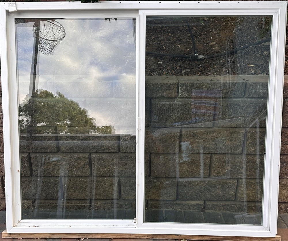 Milgard Sliding Window, White 72*60, Screen/Locks