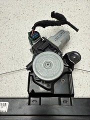 2015 Nissan Sentra Front Right Side Power Window Regulator with Motor