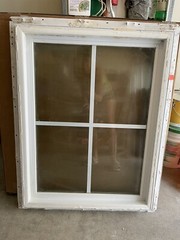 28 x 36 Picture Window White SAFETY / TEMPERED GLASS Pre Owned