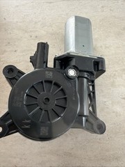 GM Genuine Parts 84219222 Front Passenger Side Door Window Regulator Motor.New