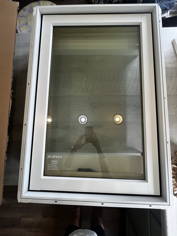 JELD-WEN SITELINE Casement Window 24×36 White Clad Pine, Double Pane